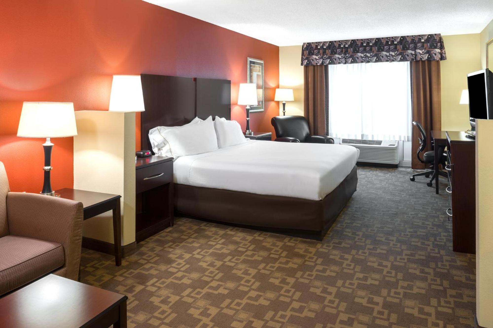 Express & Downtown Area-keeneland By Ihg Hotel 3*