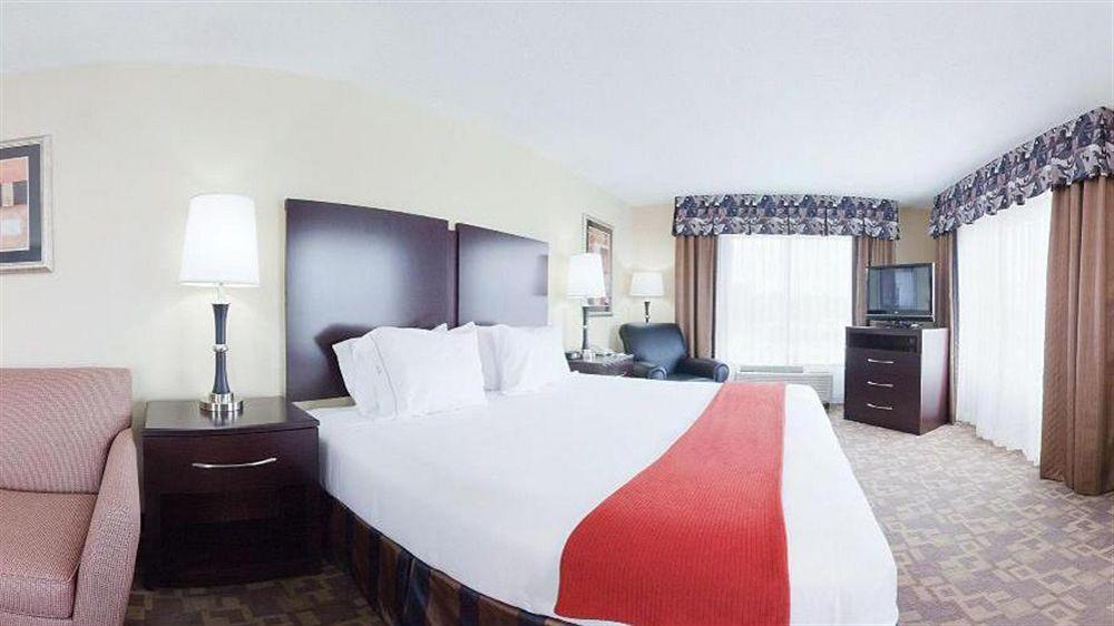 Express & Downtown Area-keeneland By Ihg Hotel 3*