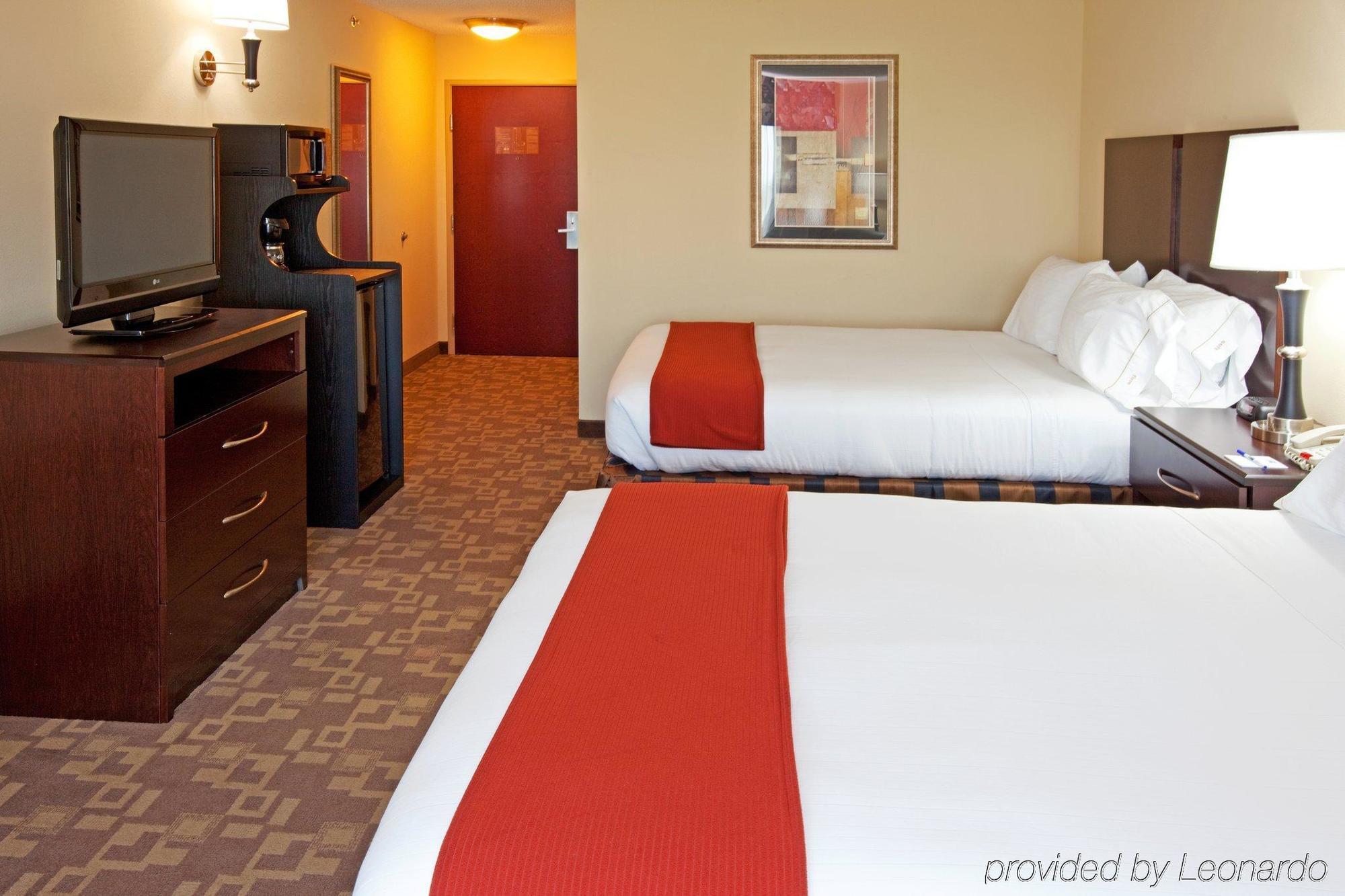 Express & Downtown Area-keeneland By Ihg Hotel 3*